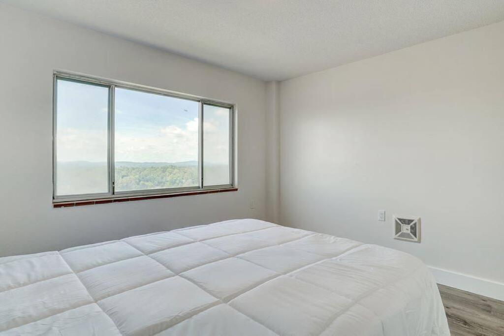 Newly Renovated 1 Bedroom Apartment Near Downtown 개즈던 외부 사진