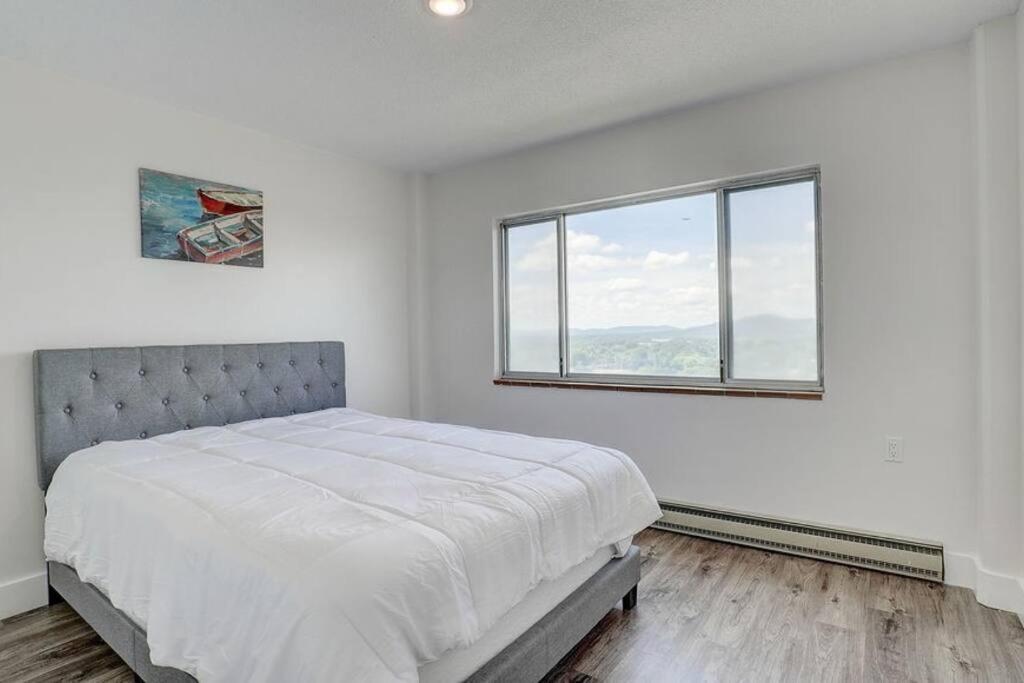 Newly Renovated 1 Bedroom Apartment Near Downtown 개즈던 외부 사진