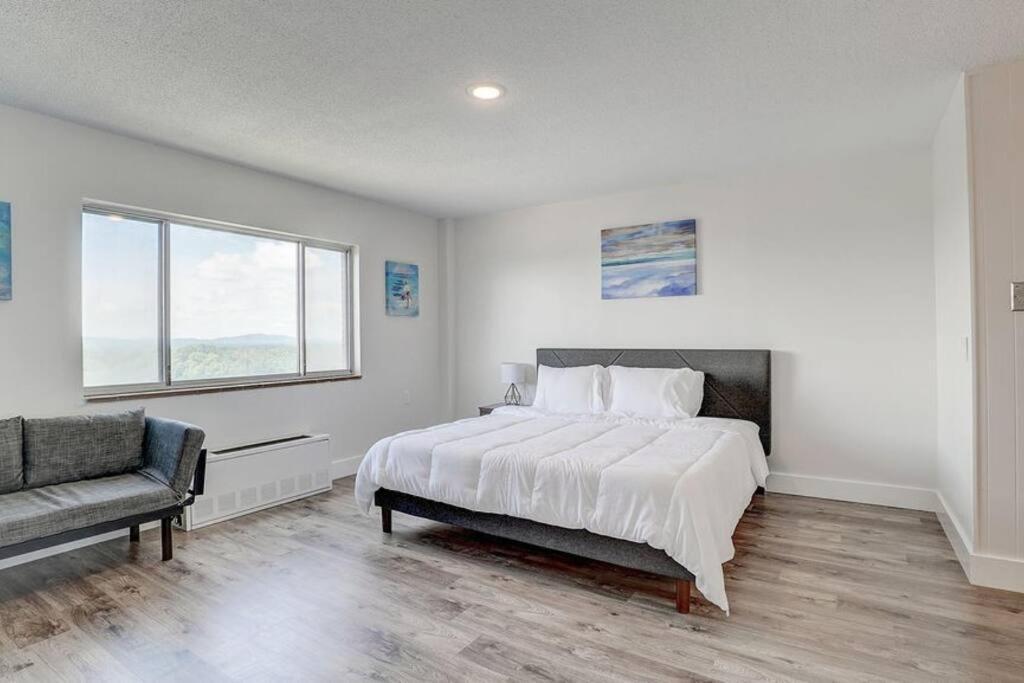 Newly Renovated 1 Bedroom Apartment Near Downtown 개즈던 외부 사진