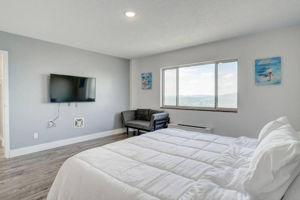 Newly Renovated 1 Bedroom Apartment Near Downtown 개즈던 외부 사진